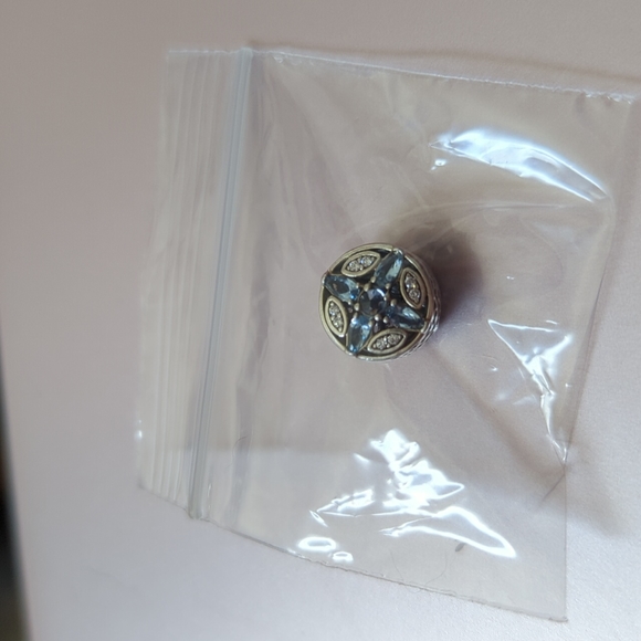 Pandora Patterns of Frost Charm - Picture 8 of 8